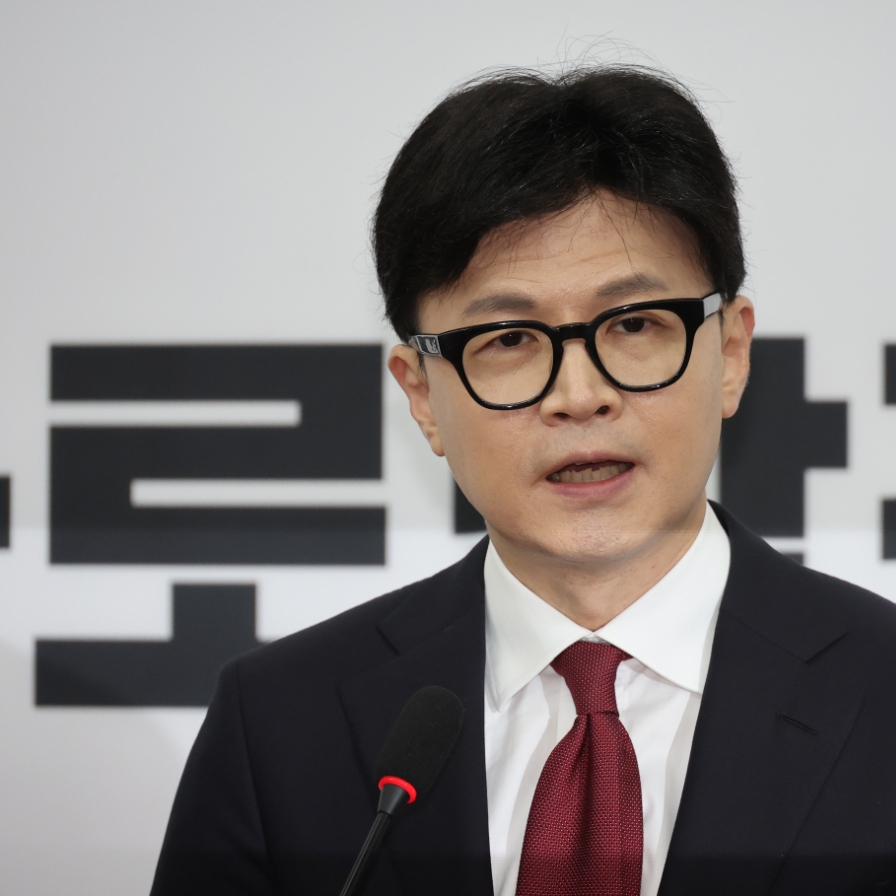 Ruling party leader says impeachment against Yoon now only solution