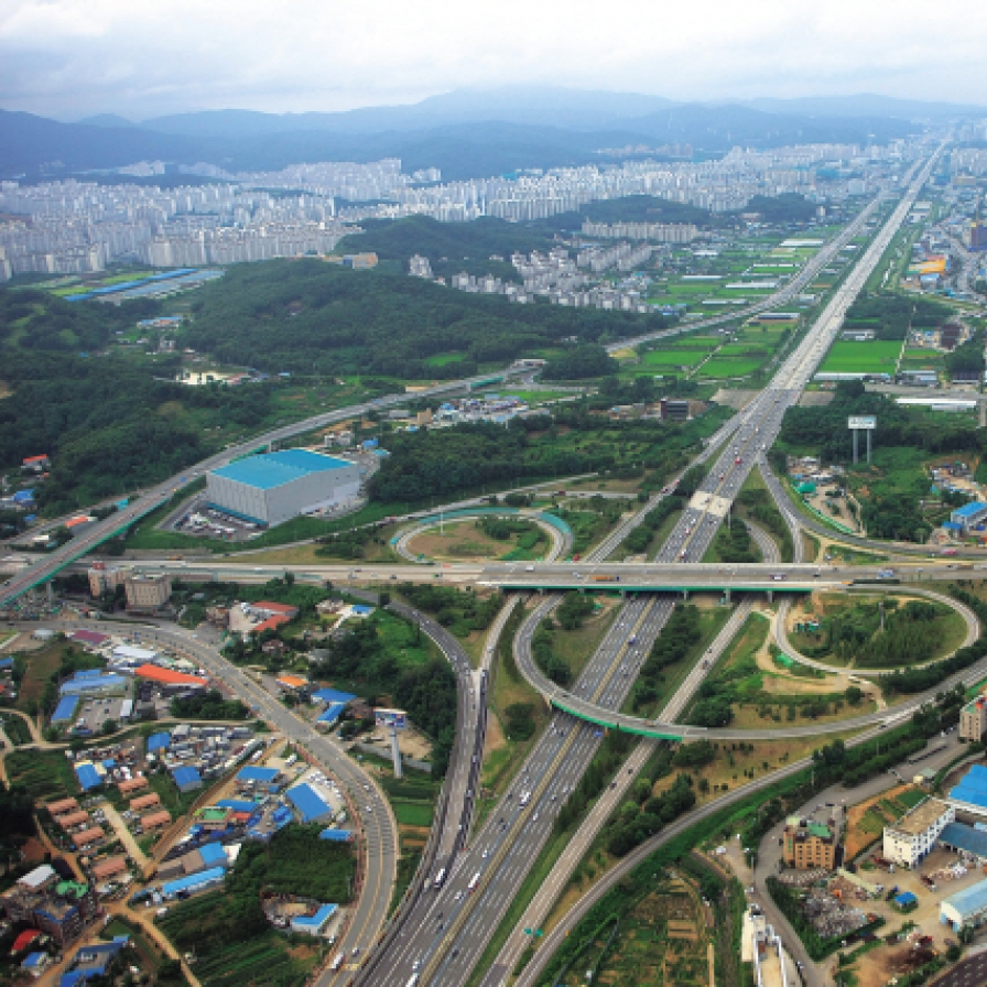 [Power Korea] Roads ― the arteries of development