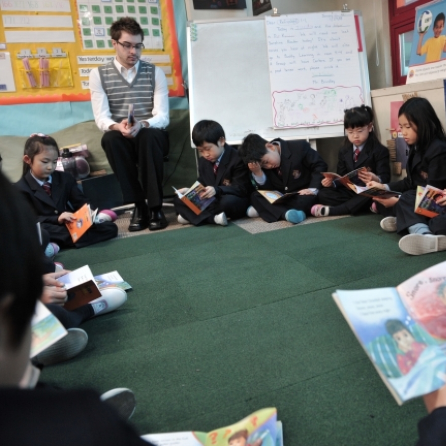 [Uniquely Korean] Early English education thrives amid concerns