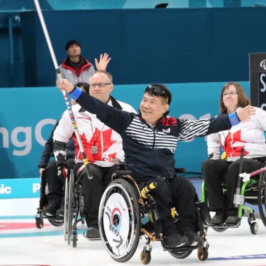 [PyeongChang 2018] Korean wheelchair curlers at Paralympics buoyed by elementary students
