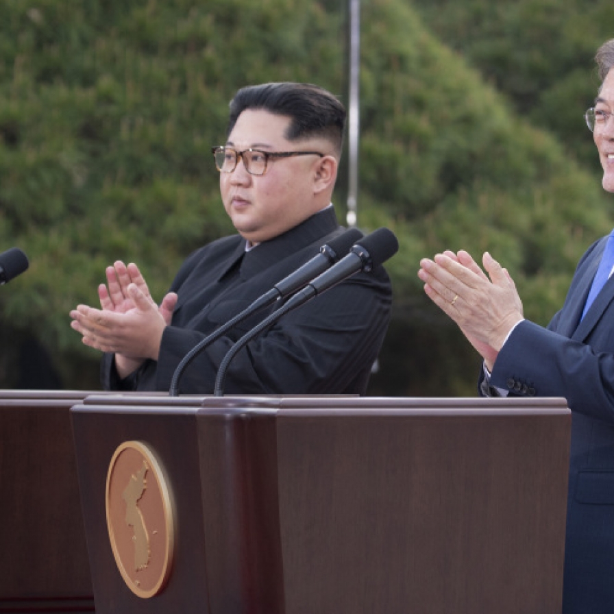 [2018 Inter-Korean summit] Koreas agree on ‘practical steps’ to restore cross-border railway