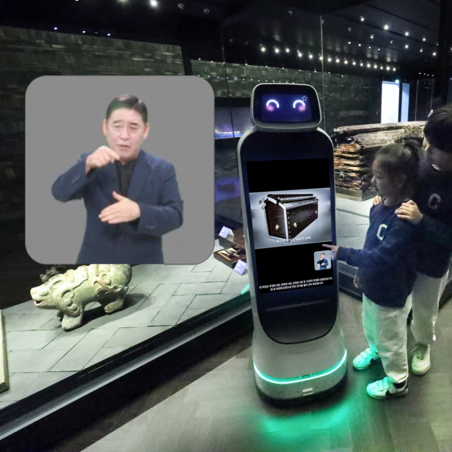  Robot guide in museums