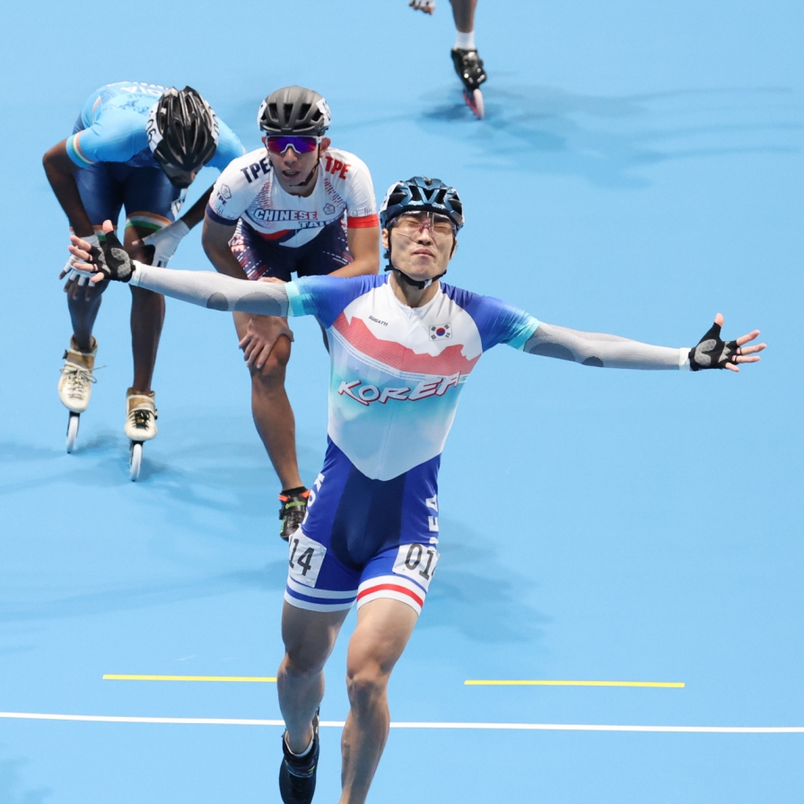 S. Koreans win gold, silver in men's roller skating
