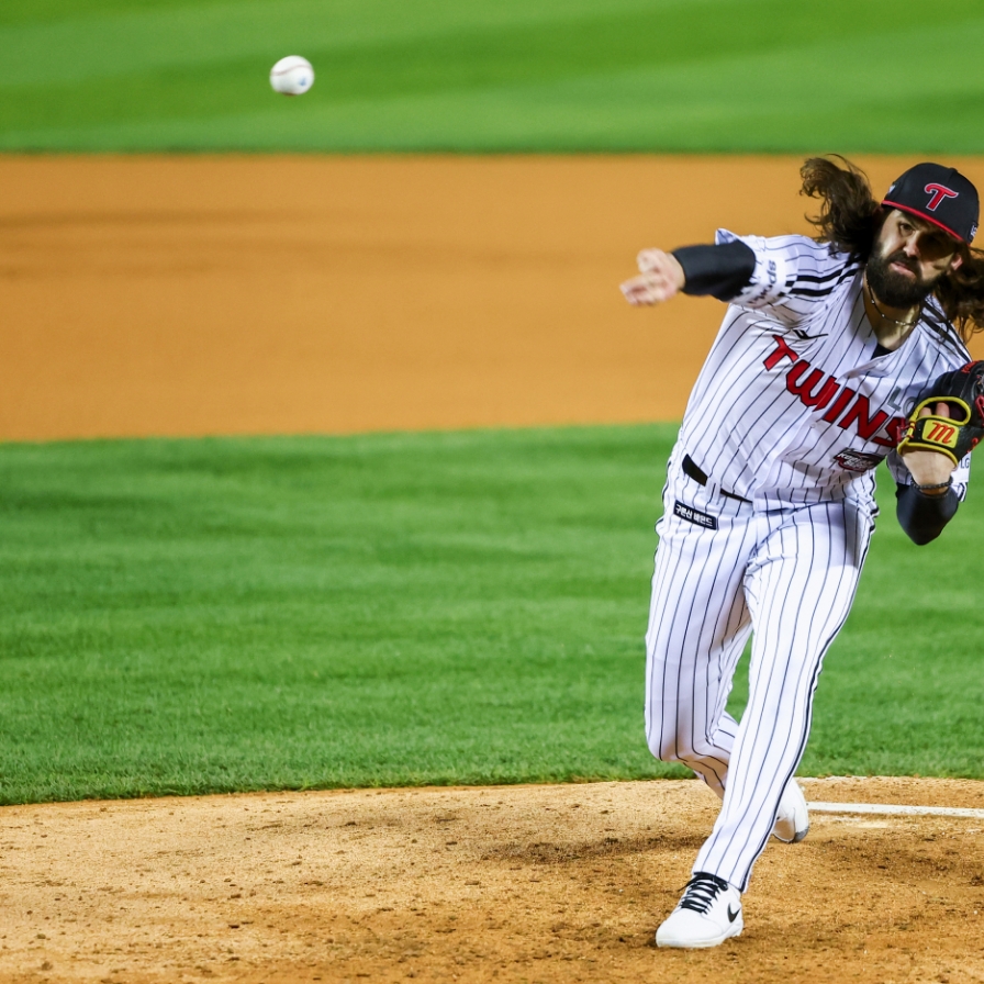 Twins look to capture Korean Series title with ace Kelly on mound