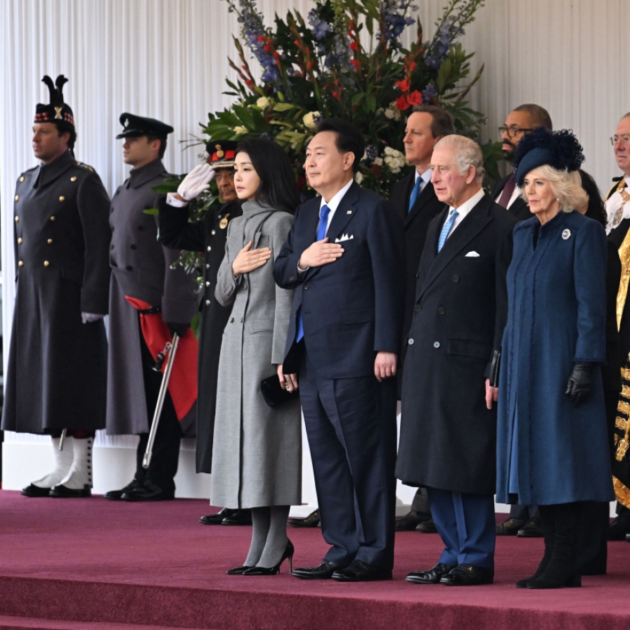 Yoon, first lady receive ceremonial welcome from King Charles III, Queen Camilla
