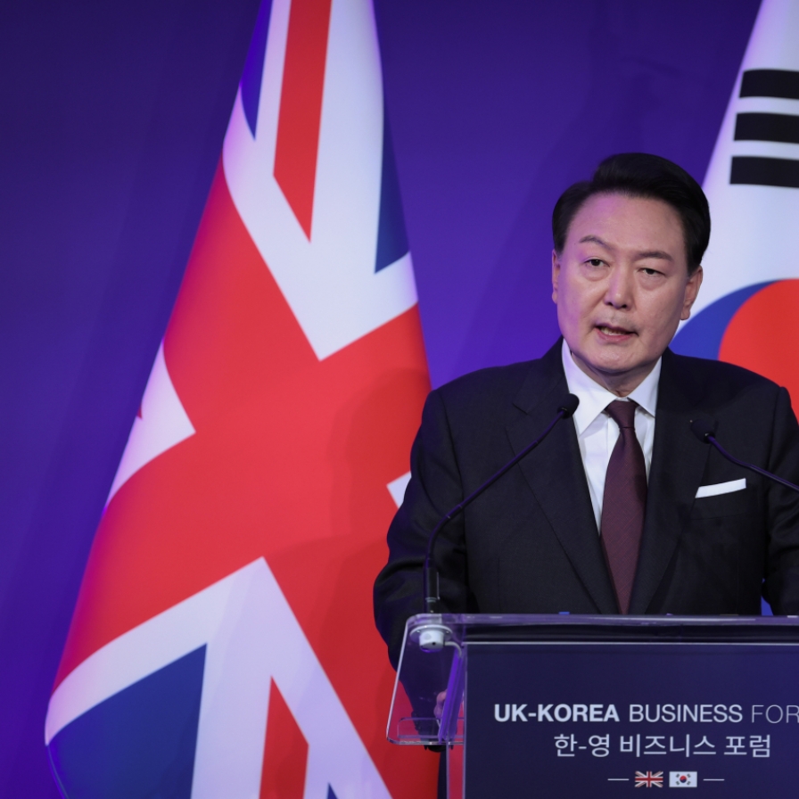Yoon says updated S. Korea-Britain FTA will enable their businesses to lead global market