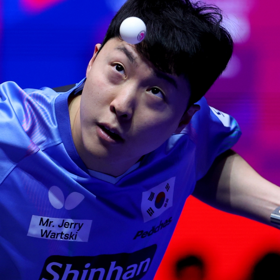 Host South Korea wins opening matches at table tennis worlds