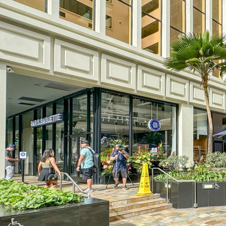 Paris Baguette opens first store in Hawaii