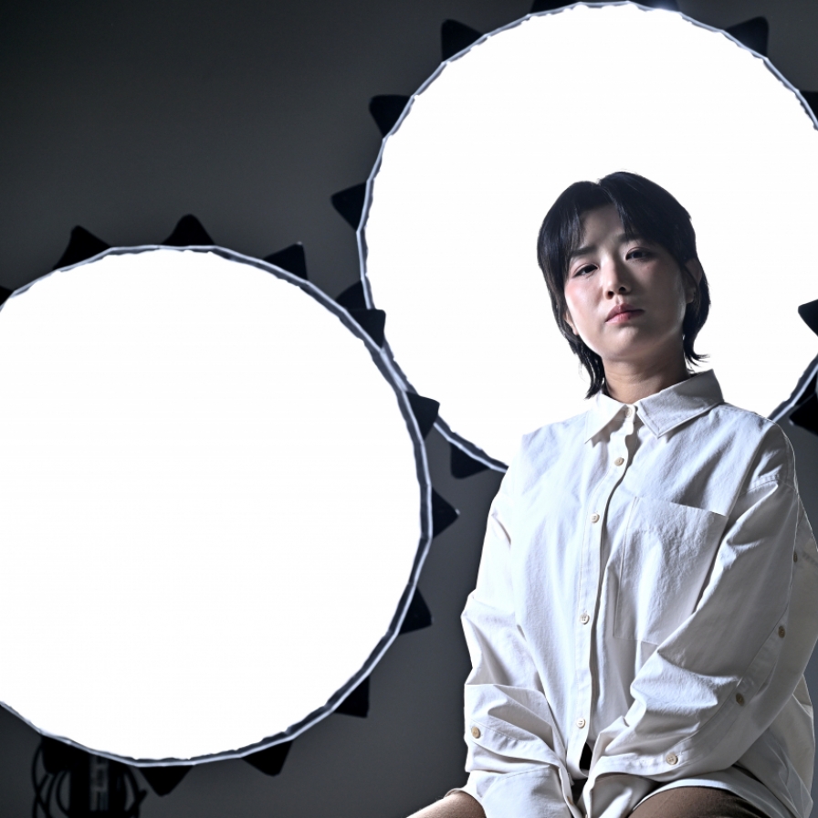 [Indie spirit] Singer-songwriter Ahn Ye-eun creates new identity with genre-defying music
