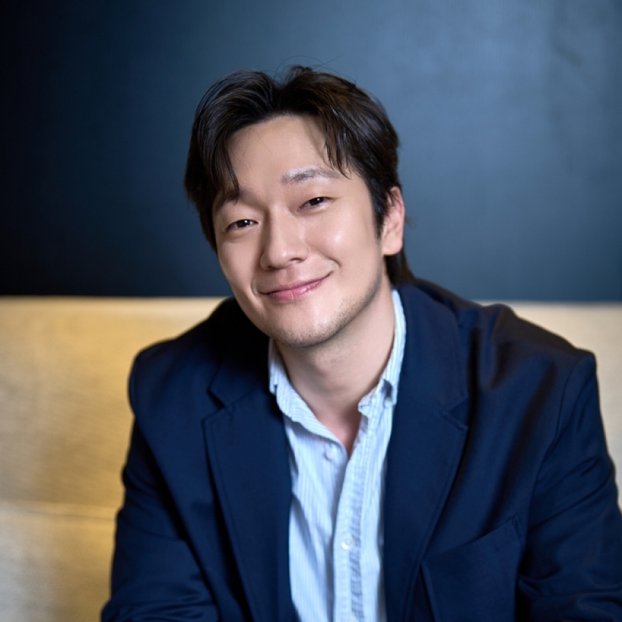 [Herald Interview] Son Suk-ku chooses to be swayed by others in navigating life