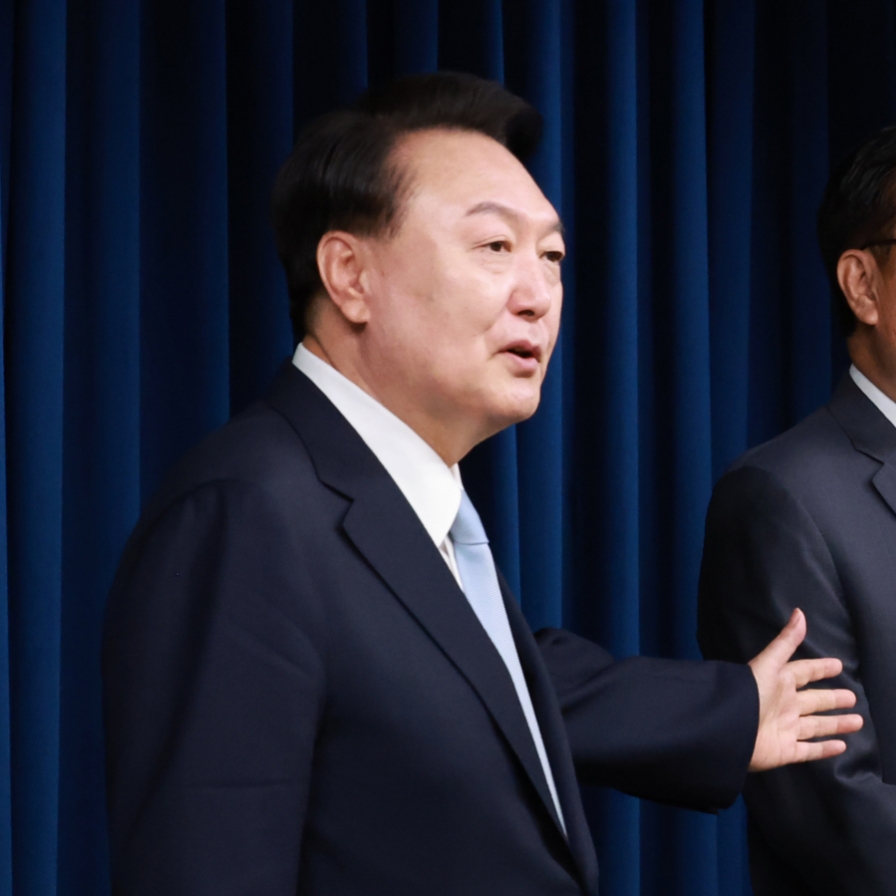 Seeking rebound, Yoon names 5-term lawmaker as chief of staff