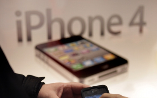 Apple developing smaller, cheaper iPhones: report