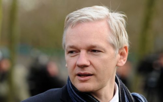 Julian Assange back in court to fight extradition