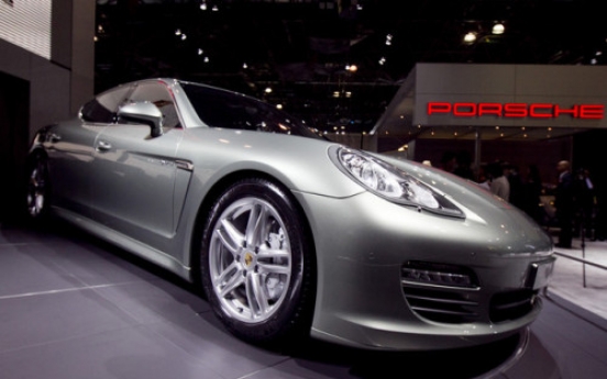 Porsche eyes supercar for growth