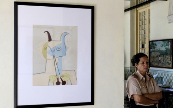 Roving art show brings Picasso to Cuban masses