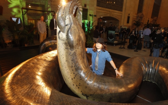 Smithsonian showcases replica of monster snake