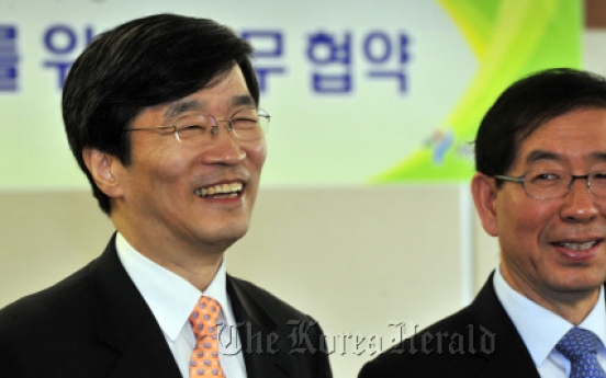 Seoul education chief vows to stay on