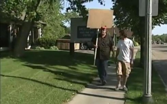 Man pickets over all-you-can-eat fish fry