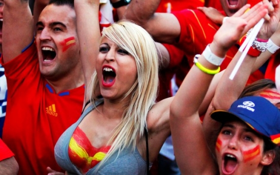 Spain fans rejoice in Euro win; Italians silenced