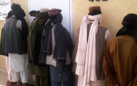 Pakistani Taliban release video of severed heads