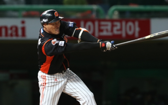 Lotte Giants beat SK Wyverns to tie playoff series