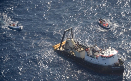 SpaceX capsule completes successful first mission