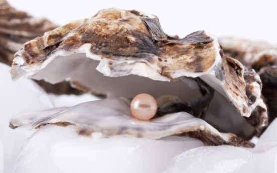 Man buys oyster for breakfast, finds pearl