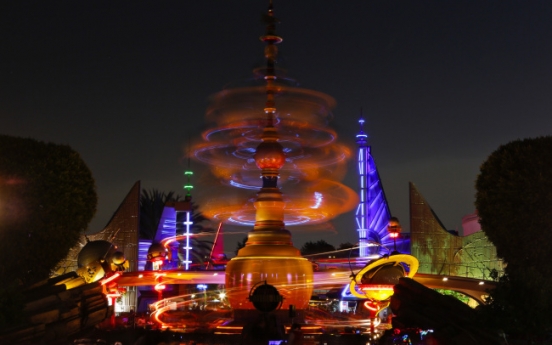 No injuries in apparent dry-ice Disneyland blast