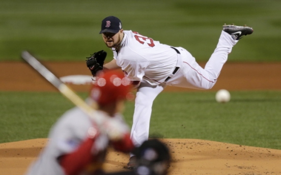 Lester, Red Sox rout sloppy Cards in Series opener