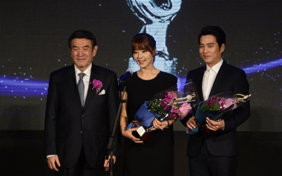 Joo SW, Han JH win best dressed prizes at Herald·Donga TV Lifestyle Awards