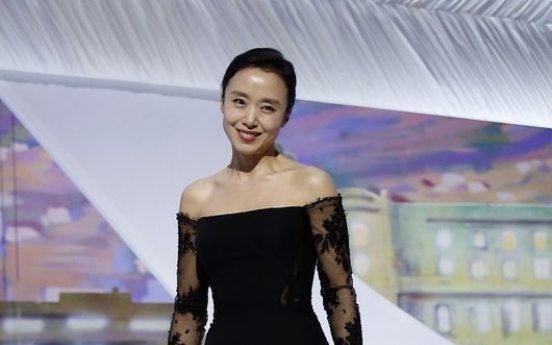 Dress styles of Korean actresses heat Cannes