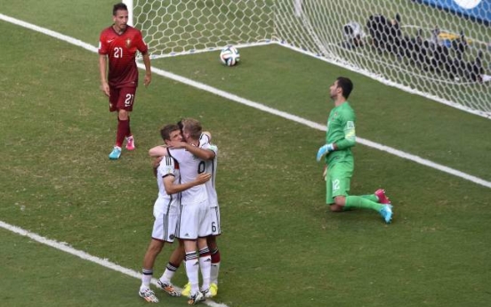 [World Cup] Mueller scores 3, Germany routs Portugal 4-0