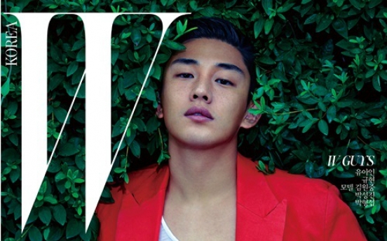 Yoo Ah-in shows off manly look in magazine shoot