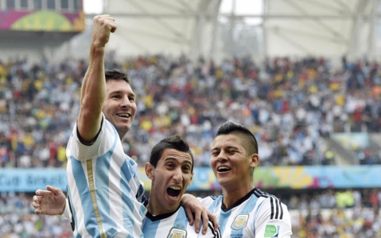 [World Cup] Messi scores 2 as Argentina beats Nigeria 3-2