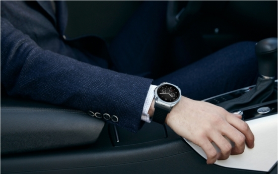 LG takes on Samsung, Apple with new smart watch