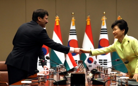 Park calls on N.K. to learn from Hungary