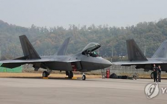 美전략무기 F-22 4대 내일 한반도 출동…대북 군사적 압박