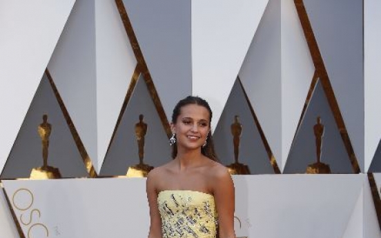 Oscars fashion: Many of the red-carpet stars went soft