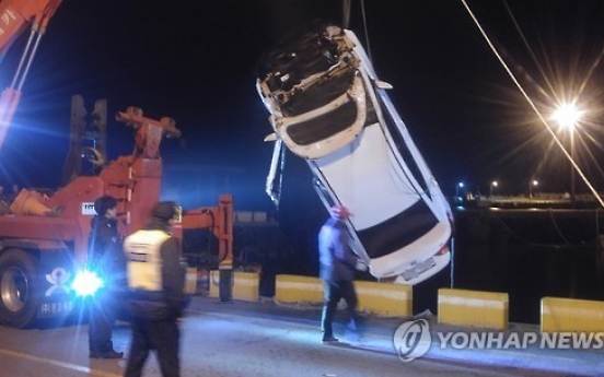 제주서 렌터카 바다로 추락…병역특례 휴가자 3명 사망