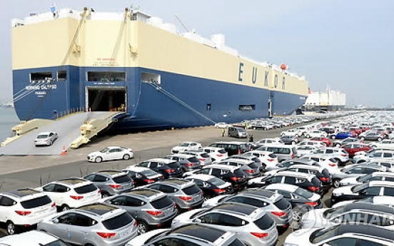 Korea's commercial vehicle exports plunge, halving trade surplus