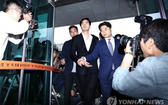 Actor Lee Jin-wook denies sexual assault allegation