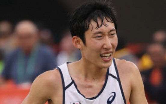 Koreans finish well out of contention in marathon