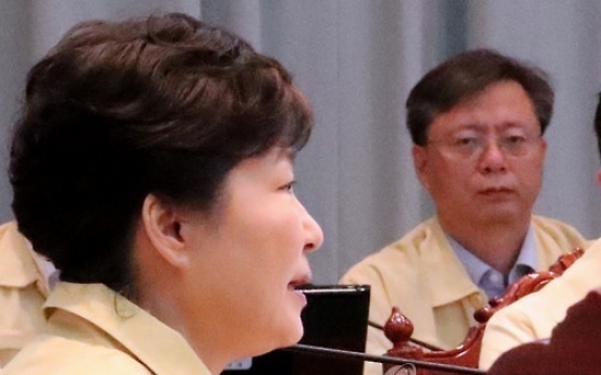 Park’s approval rating unshaken by aide scandal