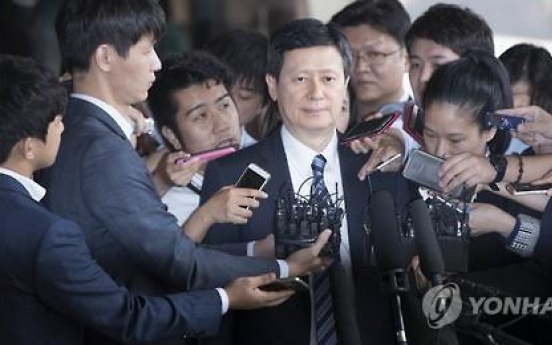 Prosecutors summon Lotte founder's son over alleged embezzlement