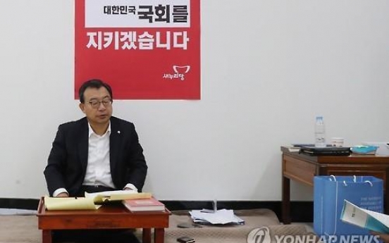 Opposition parties urge Saenuri head to end hunger strike, start talks