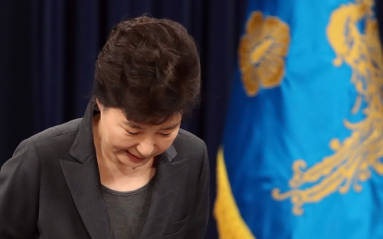 Park says she will accept prosecutorial probe over Choi scandal