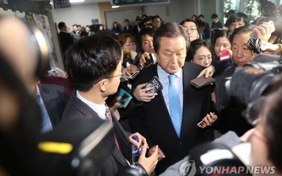 Ex-Saenuri head calls for Park's impeachment