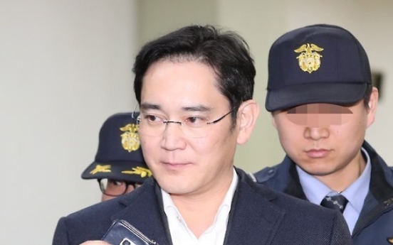 Special prosecutors to indict Samsung's heir over scandal this week