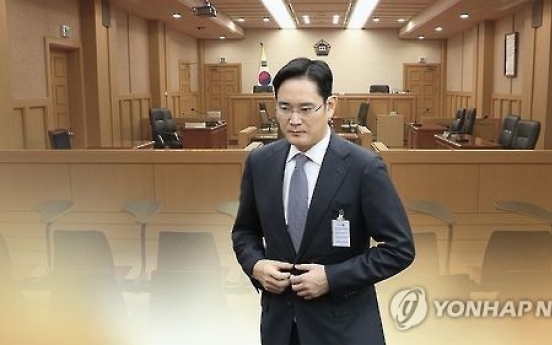 Samsung heir denies all criminal charges at first trial