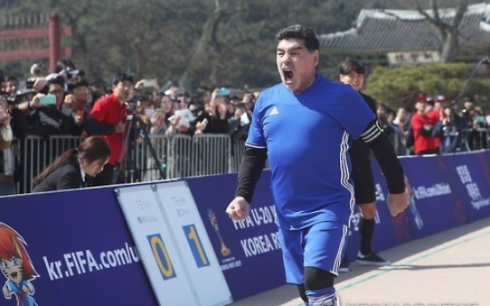 Diego Maradona entertains Korean fans; asks for more support for U-20 World Cup